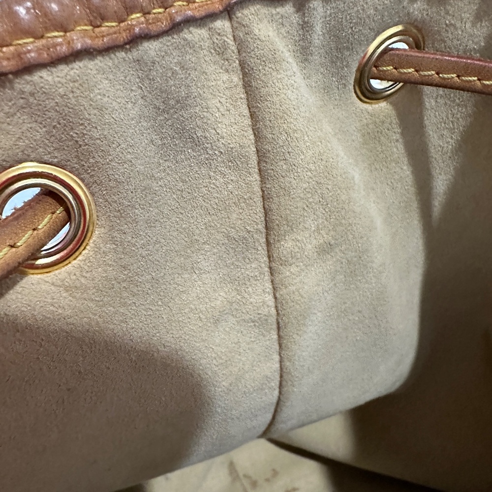 LOUIS VUITTON BUCKET BAG - Picture 3 of 10